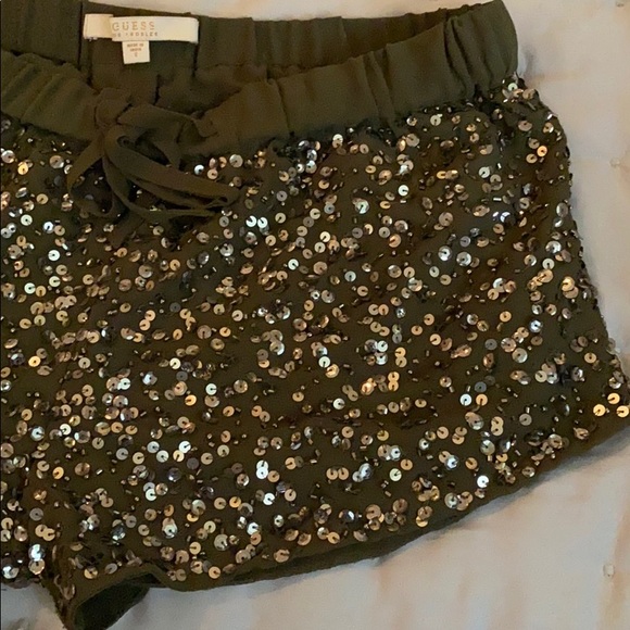 SOLD - GUESS sequence shorts - Picture 6 of 8